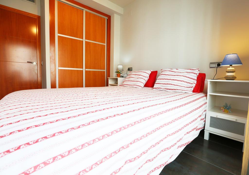 Apartamentos La Torre Камбрильс Номер фото
