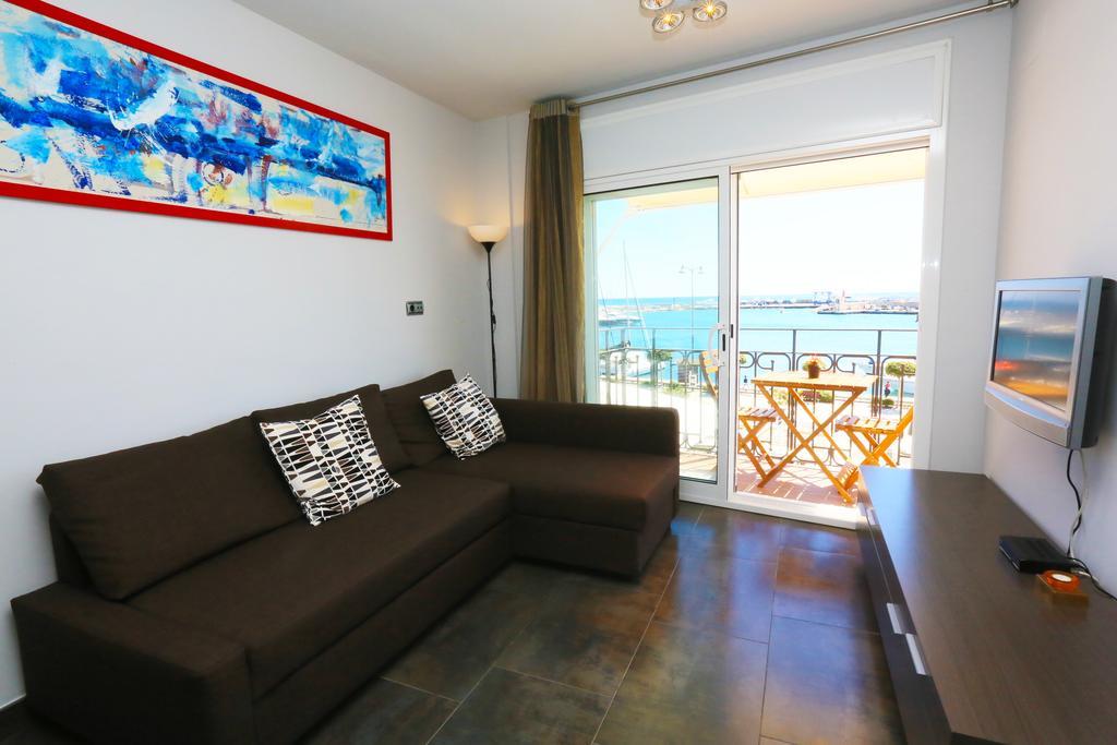 Apartamentos La Torre Камбрильс Экстерьер фото
