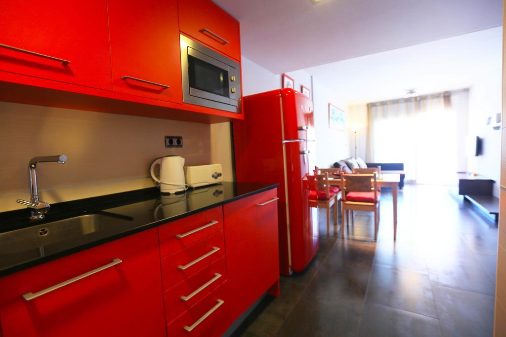 Apartamentos La Torre Камбрильс Экстерьер фото