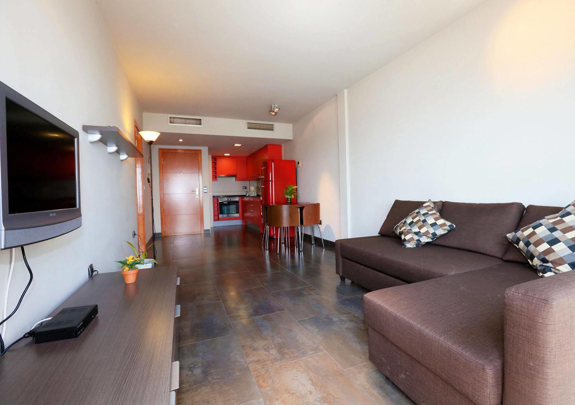 Apartamentos La Torre Камбрильс Экстерьер фото