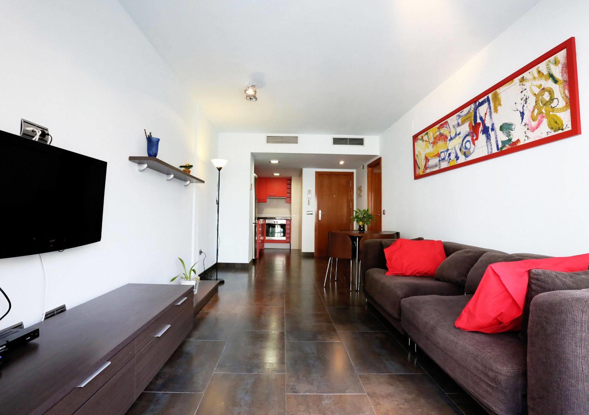 Apartamentos La Torre Камбрильс Экстерьер фото