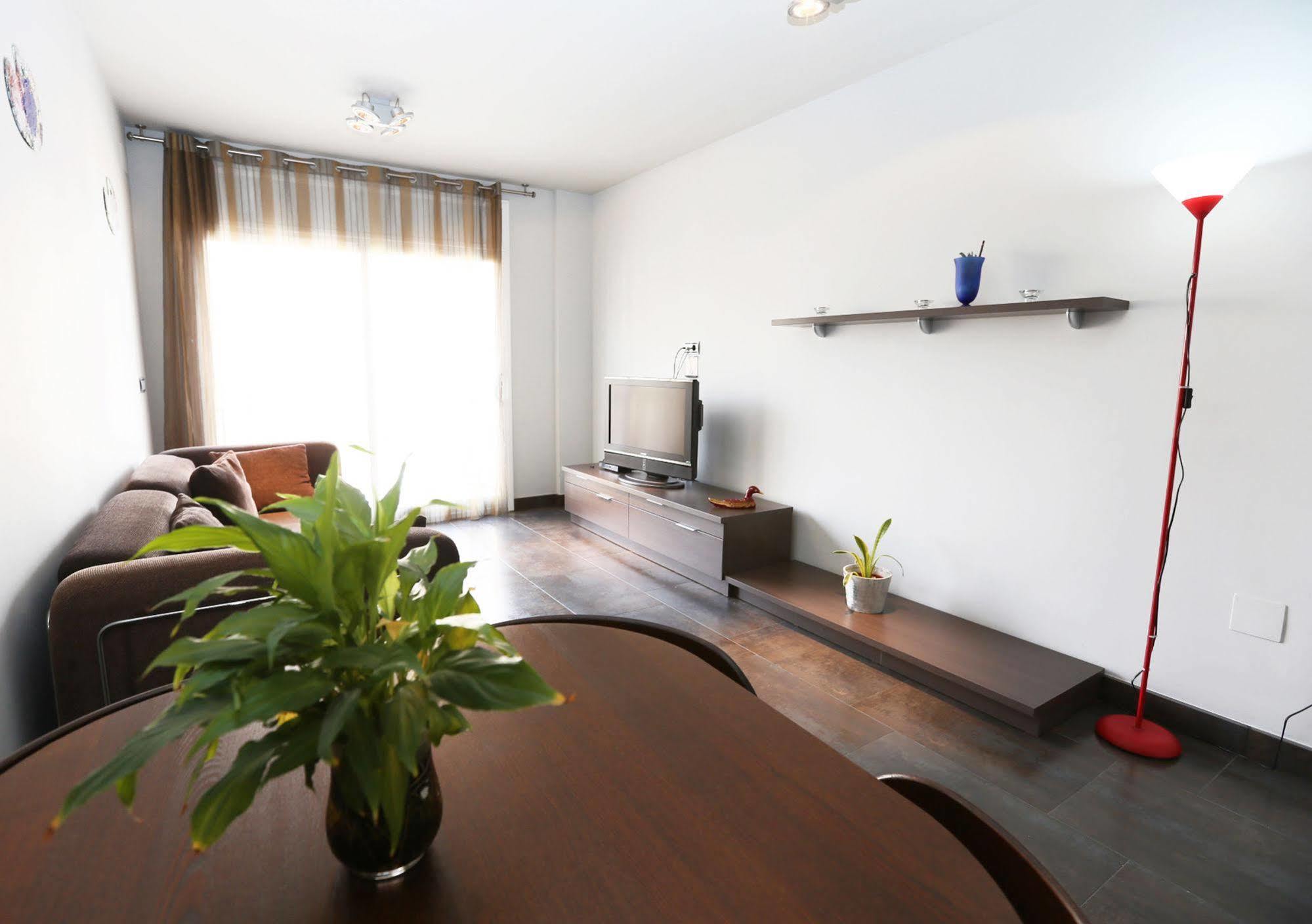 Apartamentos La Torre Камбрильс Экстерьер фото
