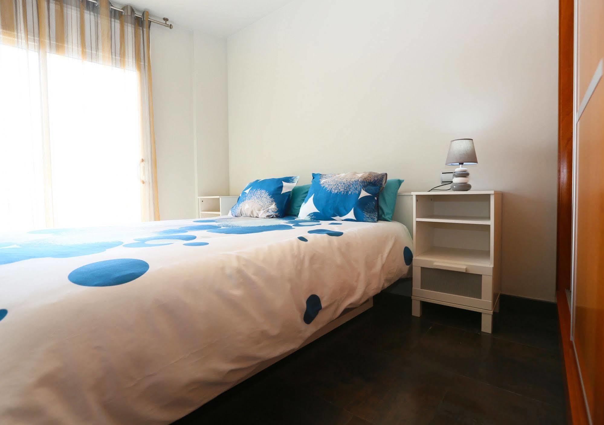 Apartamentos La Torre Камбрильс Экстерьер фото